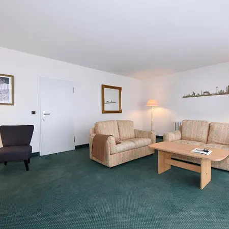 Hotel Lat & Apartmenthaus Berlin 3*