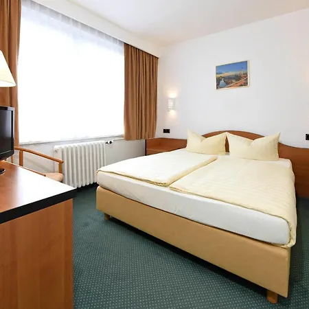 Lat & Apartmenthaus Berlin Hotel 3*
