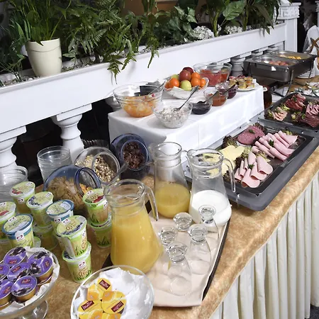 Lat & Apartmenthaus Berlin Hotel 3*