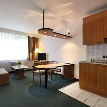 Lat & Apartmenthaus Berlin Hotel 3*