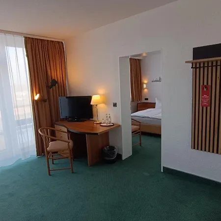 Lat Hotel&apartmenthaus Berlin 3*