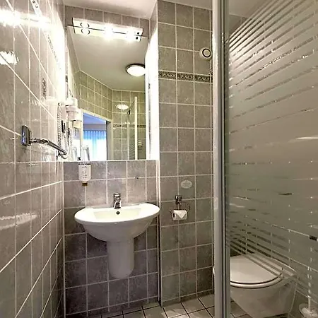 Lat & Apartmenthaus Berlin 3* Айзенхюттенштадт