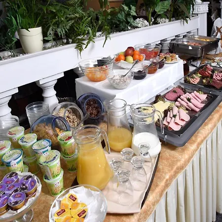 Hotel Lat & Apartmenthaus Berlin 3*