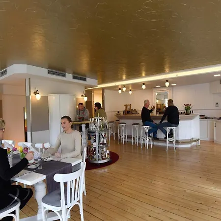 Lat & Apartmenthaus Berlin Hotel 3*