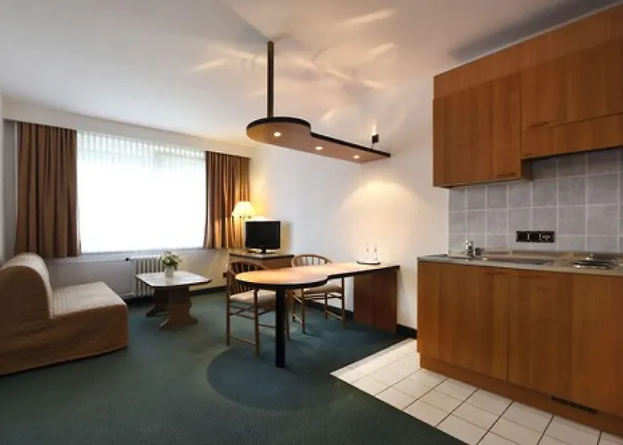 Lat & Apartmenthaus Berlin Hotel 3*